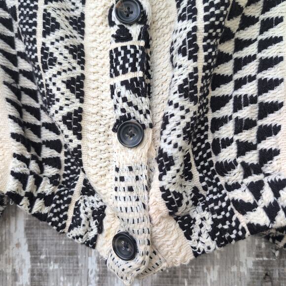 Ivy Jane Geometric Black and Cream Sweater - Picture 3 of 10